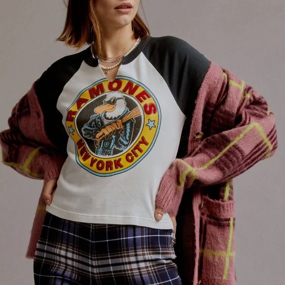 Daydreamer Black and White Ramones Graphic Tee - Picture 11 of 11